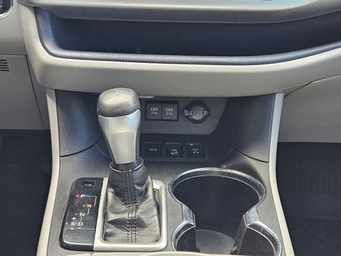 Used 2018 Toyota Highlander XLE image 13