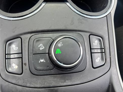 Used 2024 GMC Terrain SLE w/ Driver Convenience Package FWD image 21