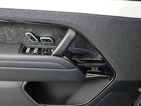 Used 2025 Land Rover Range Rover Sport Dynamic SE image 12