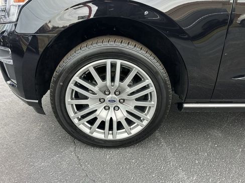 Used 2023 Ford Expedition Limited image 10