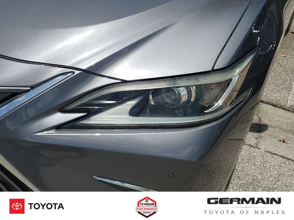 Used 2020 Lexus ES 300h w/ Premium Package FWD image 16