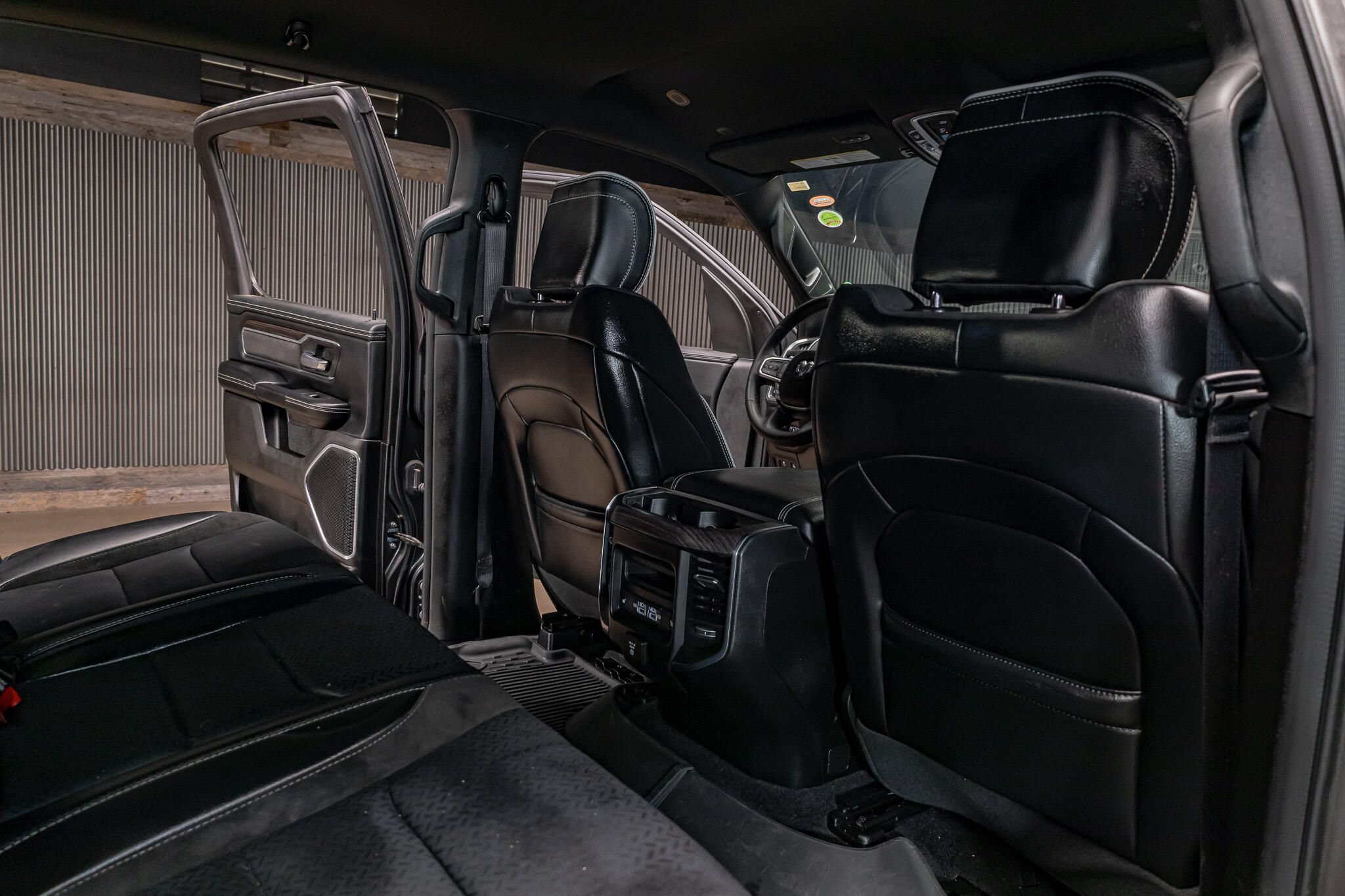 Used 2025 RAM 1500 Laramie w/ Sport Appearance Package AWD/4WD image 28