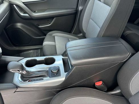 Used 2025 Chevrolet Blazer LT FWD image 21