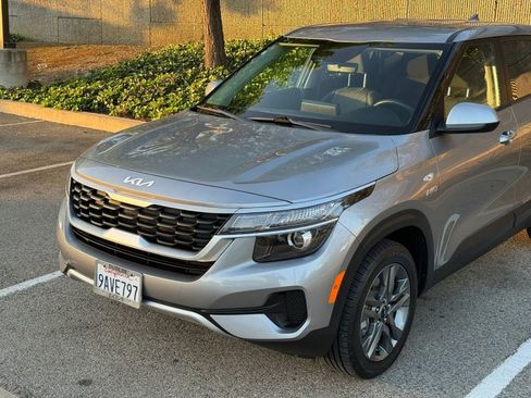 Used 2022 Kia Seltos LX image 9