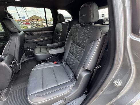Used 2025 Buick Enclave Avenir w/ Super Cruise Package FWD image 16