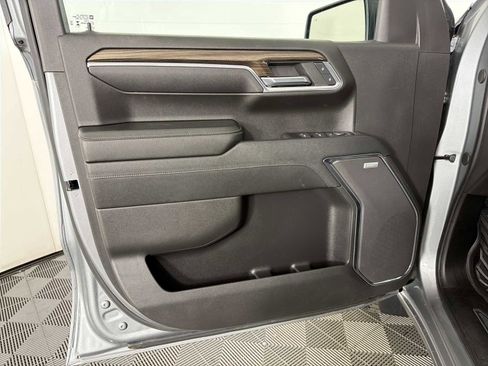 Used 2024 Chevrolet Silverado 1500 LT Trail Boss w/ LT Trail Boss Premium Package AWD/4WD image 8