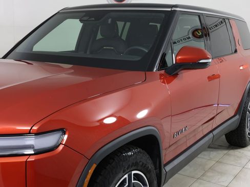 Used 2025 Rivian R1S Adventure AWD/4WD image 44