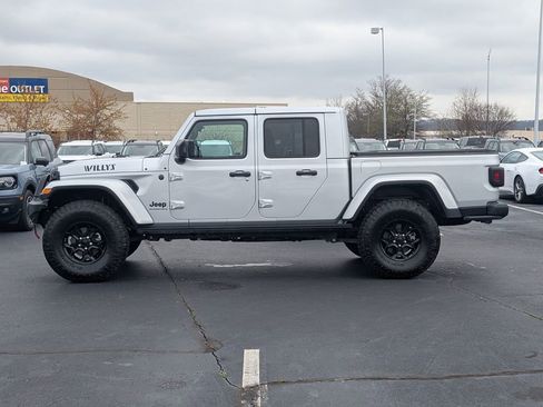 Used 2023 Jeep Gladiator Willys image 5