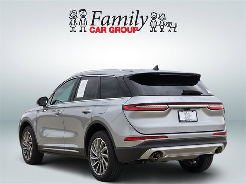 Used 2023 Lincoln Corsair Reserve image 3