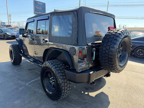 Used 2018 Jeep Wrangler Unlimited Sport S AWD/4WD image 5