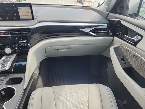 Used 2023 Acura MDX SH-AWD w/ Technology Package image 11