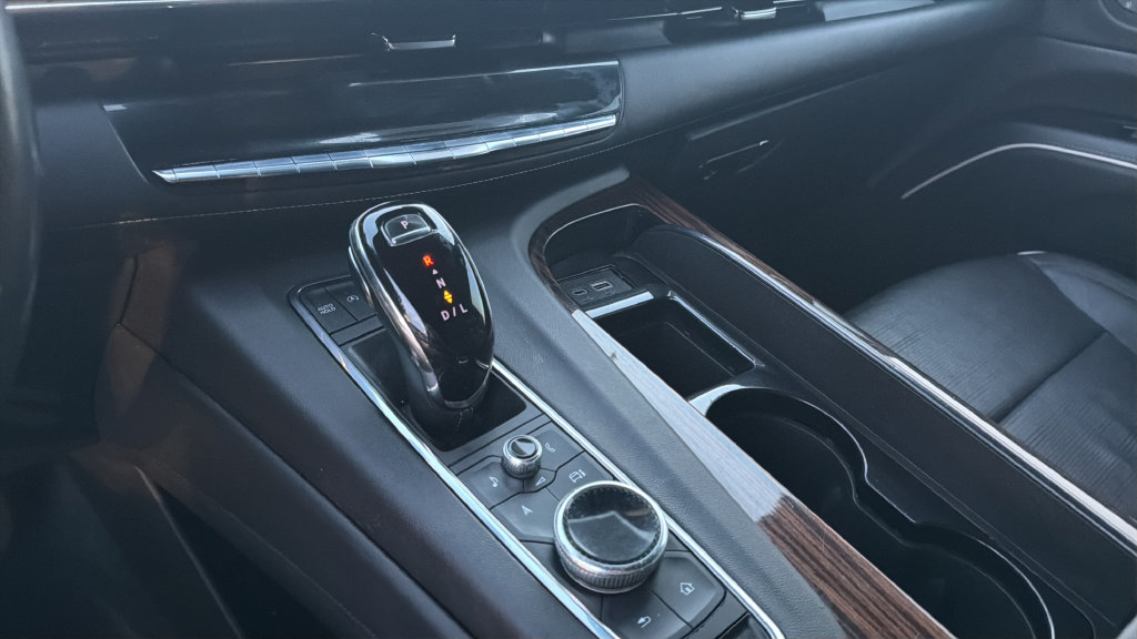 Used 2022 Cadillac Escalade Premium Luxury AWD/4WD image 20