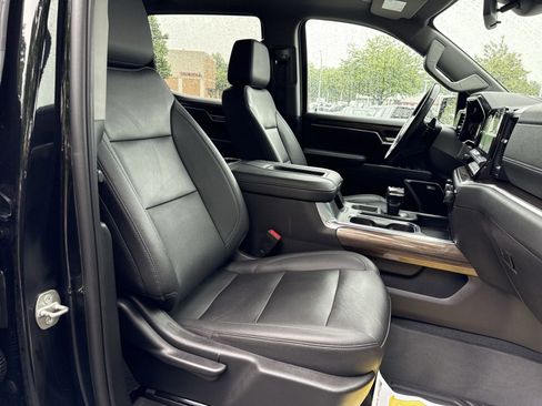 Used 2022 Chevrolet Silverado 1500 LT Trail Boss w/ LT Trail Boss Premium Package AWD/4WD image 27