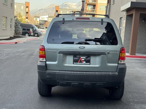 Used 2006 Ford Escape 4WD Hybrid image 4