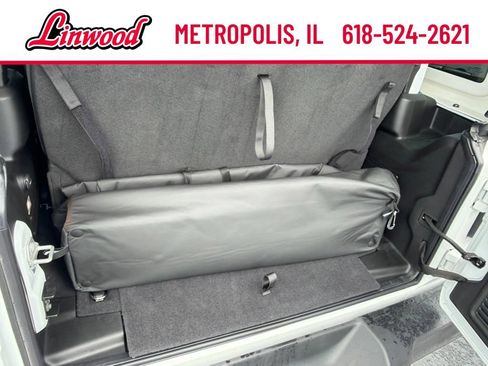 Used 2025 Jeep Wrangler Sport AWD/4WD image 12