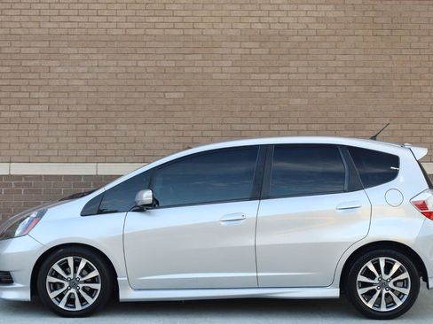 Used 2013 Honda Fit Sport image 2
