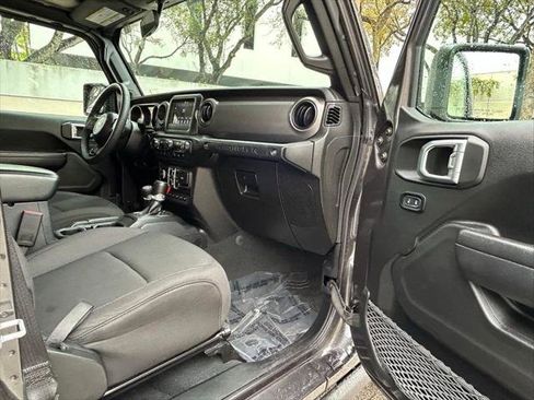 Certified 2023 Jeep Wrangler Willys image 32