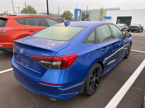 Used 2023 Honda Civic Sport image 3