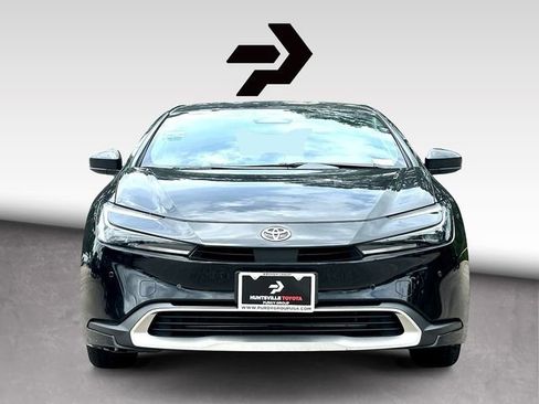 Used 2025 Toyota Prius Plug-In Hybrid FWD image 3