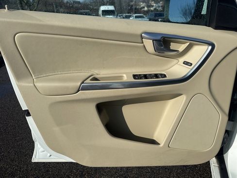 Used 2015 Volvo XC60 T6 image 23