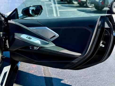 Used 2025 Chevrolet Corvette Stingray Preferred Cpe RWD image 15