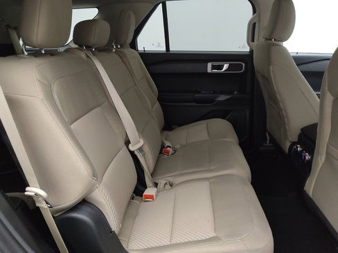 Used 2021 Ford Explorer 2WD image 19