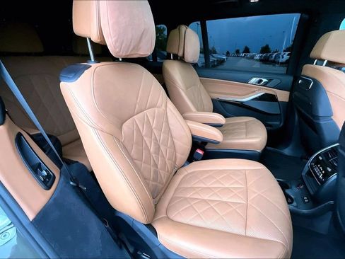 Used 2024 BMW X7 xDrive40i w/ M Sport Package AWD/4WD image 33