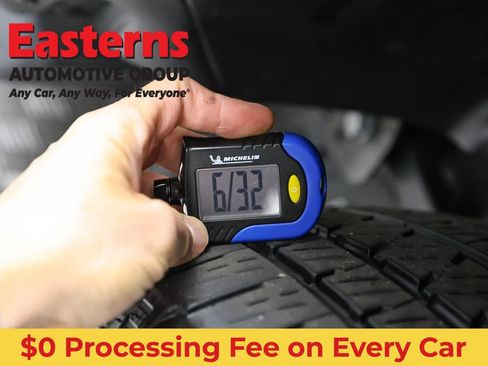 Used 2023 Jeep Wrangler Unlimited Sahara AWD/4WD image 26