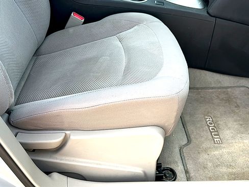 Used 2013 Nissan Rogue S FWD image 26