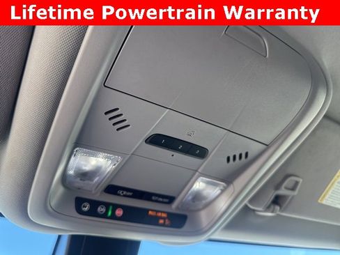 Used 2024 GMC Terrain SLT image 15