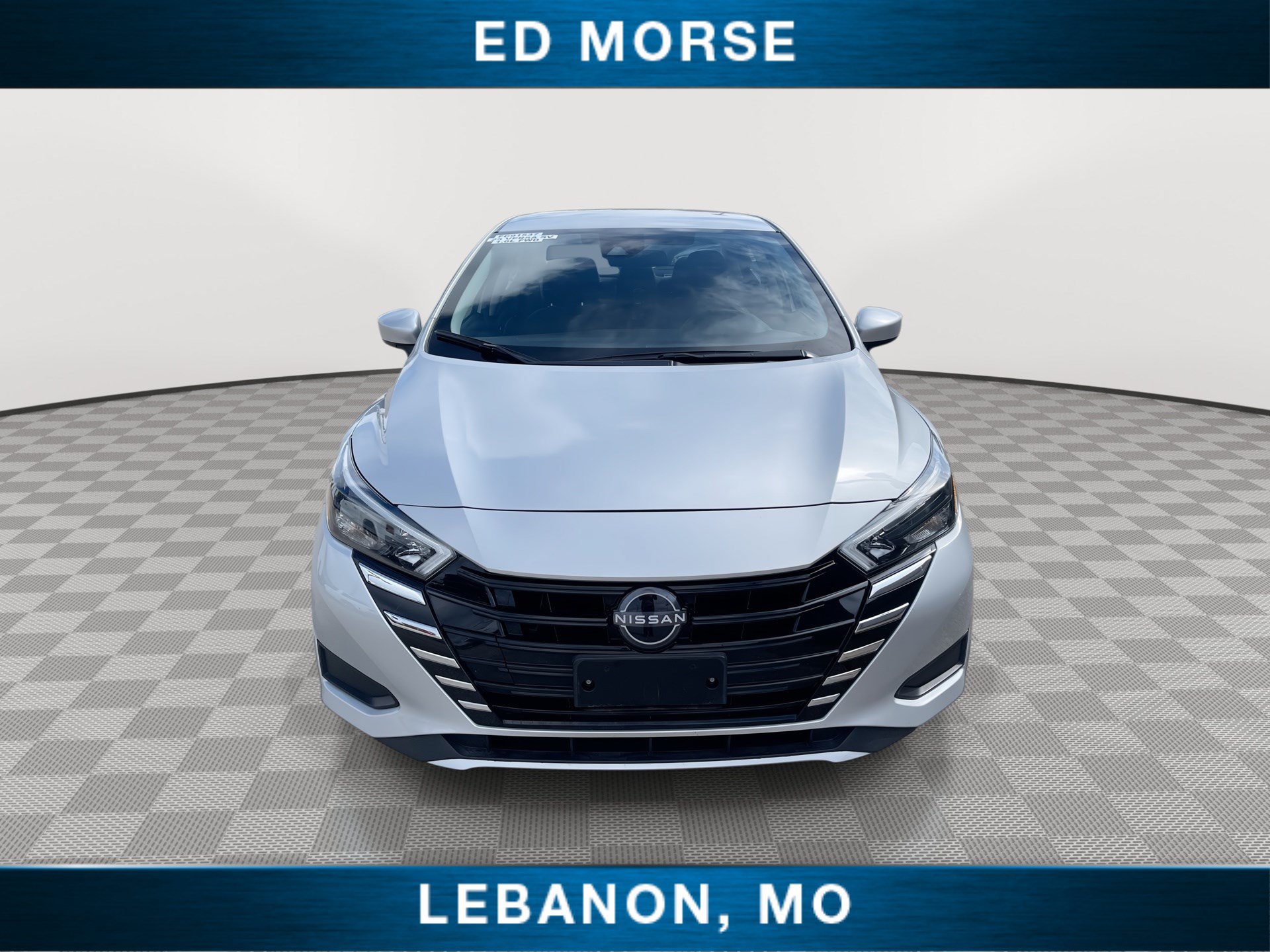 Used 2025 Nissan Versa SV FWD image 3