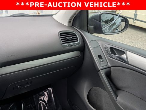Used 2013 Volkswagen Golf 4-Door FWD image 17