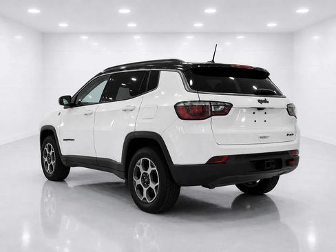 Used 2022 Jeep Compass Trailhawk w/ Trailhawk Elite Group AWD/4WD image 3