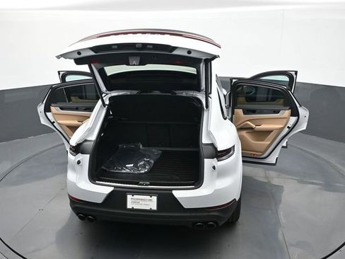 Certified 2026 Porsche Cayenne Coupe AWD/4WD image 27