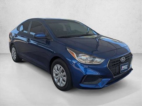 Used 2021 Hyundai Accent SE FWD image 3