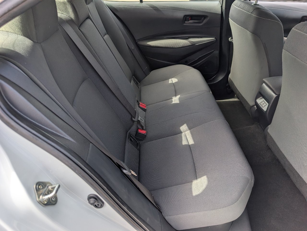 Used 2025 Toyota Corolla LE w/ Carpet Mat Package (TMS) FWD image 5