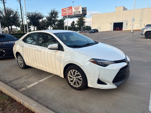 Used 2018 Toyota Corolla LE FWD image 2