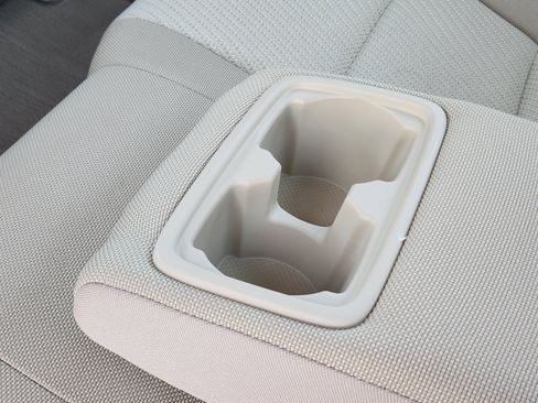 Used 2015 Toyota Camry LE image 39