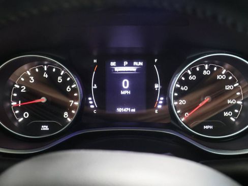 Used 2018 Jeep Compass Latitude FWD image 39