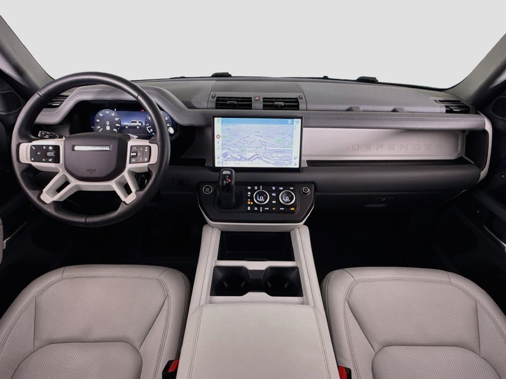 Used 2025 Land Rover Defender 90 X-Dynamic SE AWD/4WD image 9