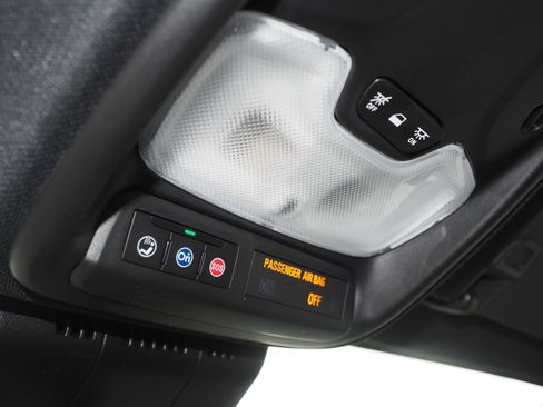 Used 2025 Chevrolet Colorado Trail Boss image 26