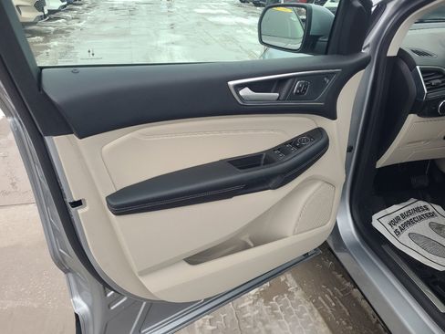 Used 2024 Ford Edge Titanium image 15