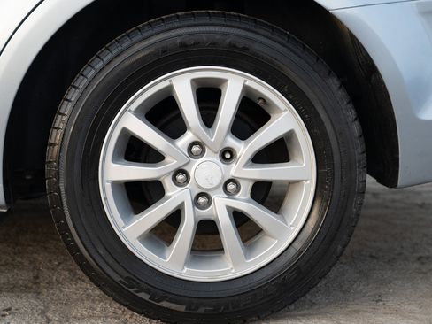 Used 2018 Chevrolet Sonic LT image 9