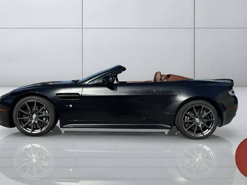 Used 2017 Aston Martin V12 Vantage S image 3