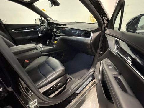 Used 2025 Cadillac XT6 Premium Luxury image 28