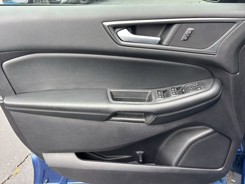 Used 2020 Ford Edge SE image 17