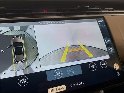 Used 2025 Land Rover Range Rover Long Wheelbase SE AWD/4WD image 17