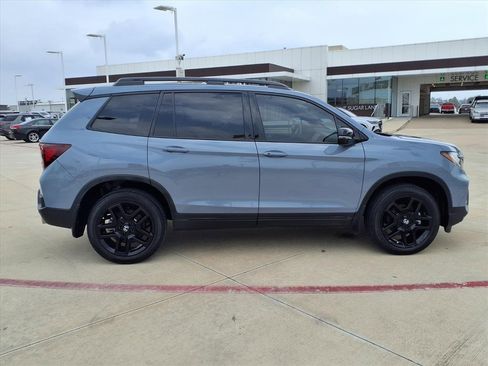 Used 2025 Honda Passport Black Edition image 7