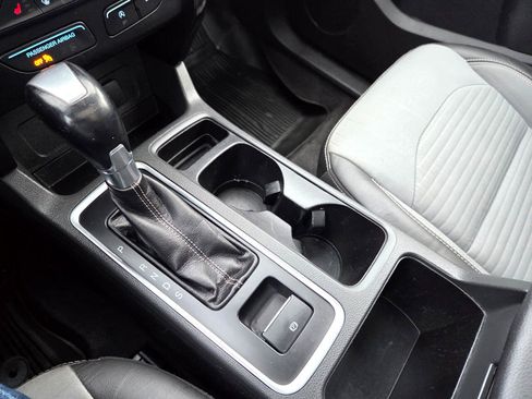 Used 2018 Ford Escape SE w/ SE Sport Appearance Package image 32