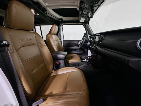 Used 2023 Jeep Wrangler Sahara w/ Cold Weather Group image 30